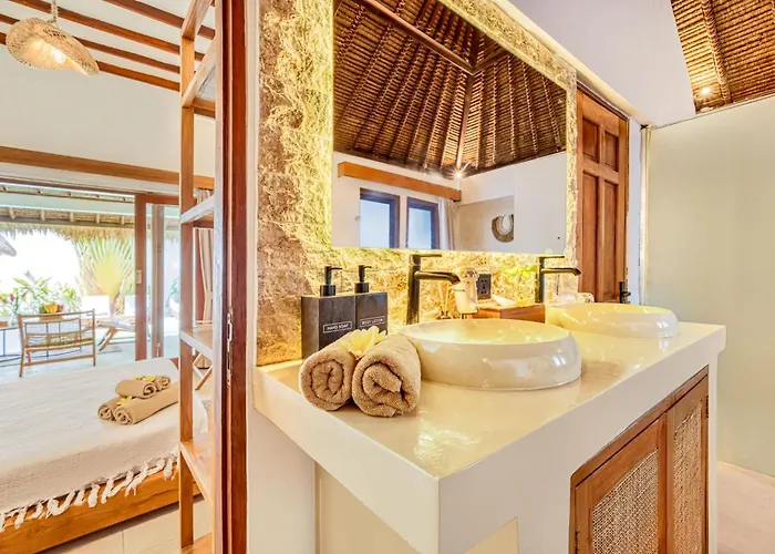 Barcelona - Private 6 Bdr Brand New In Seminyak, Location, Large Pool & Garden Villa *
