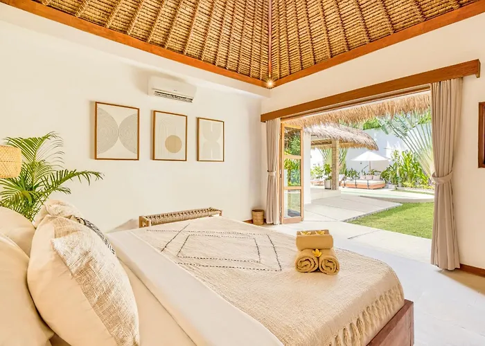 Villa Barcelona - Private 6 Bdr Brand New In Seminyak, Location, Large Pool & Garden *