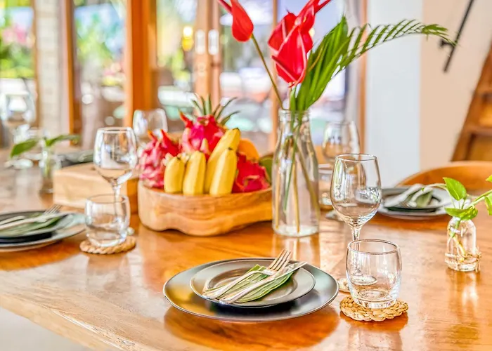 Villa Barcelona - Private 6 Bdr Brand New In Seminyak, Location, Large Pool & Garden *