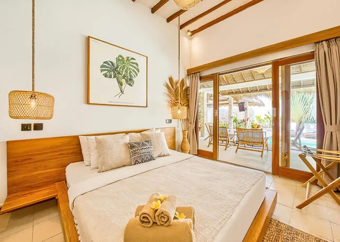 Villa Barcelona - Private 6 Bdr Brand New In Seminyak, Location, Large Pool & Garden Seminyak