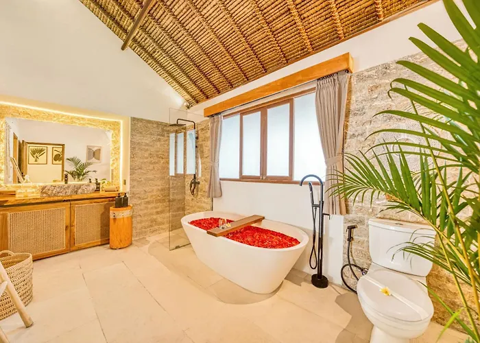 Barcelona - Private 6 Bdr Brand New In Seminyak, Location, Large Pool & Garden