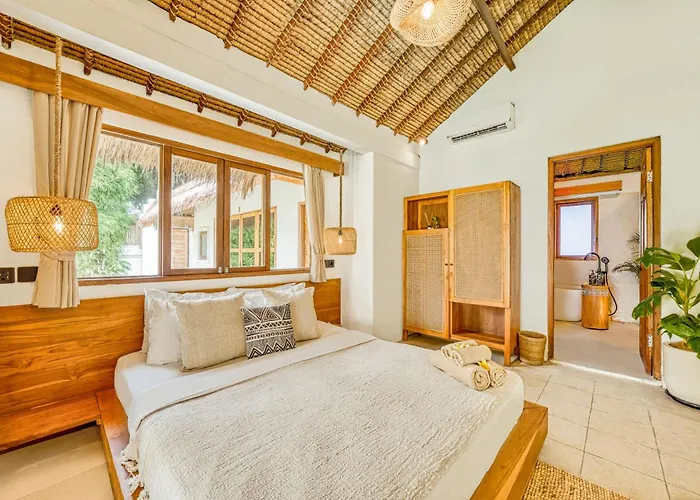 Barcelona - Private 6 Bdr Brand New In Seminyak, Location, Large Pool & Garden * Seminyak (Bali)