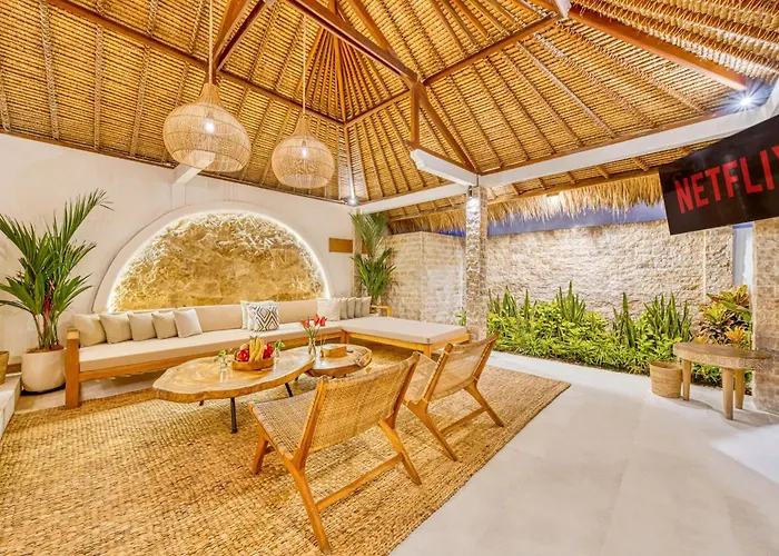 Barcelona - Private 6 Bdr Brand New In Seminyak, Location, Large Pool & Garden
