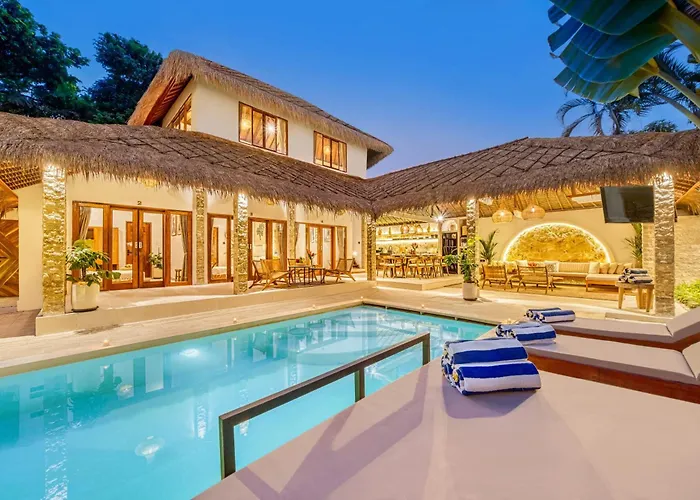 Barcelona - Private 6 Bdr Brand New In Seminyak, Location, Large Pool & Garden