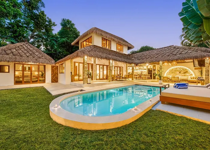 Barcelona - Private 6 Bdr Brand New In Seminyak, Location, Large Pool & Garden